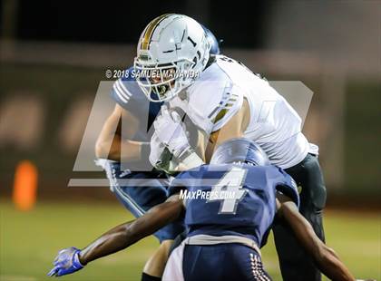 Thumbnail 3 in Calabasas vs Sierra Canyon photogallery.