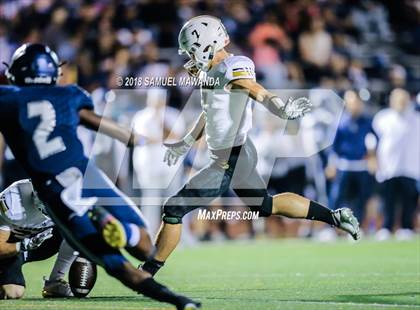 Thumbnail 2 in Calabasas vs Sierra Canyon photogallery.