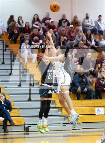 Thumbnail 2 in Morris Catholic vs. Morristown photogallery.