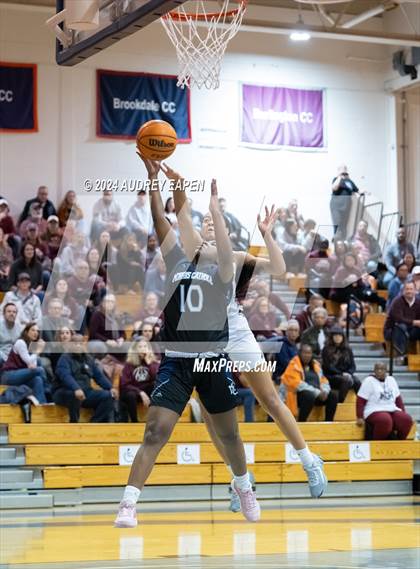 Thumbnail 2 in Morris Catholic vs. Morristown photogallery.