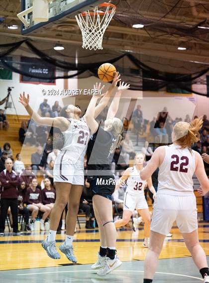 Thumbnail 1 in Morris Catholic vs. Morristown photogallery.