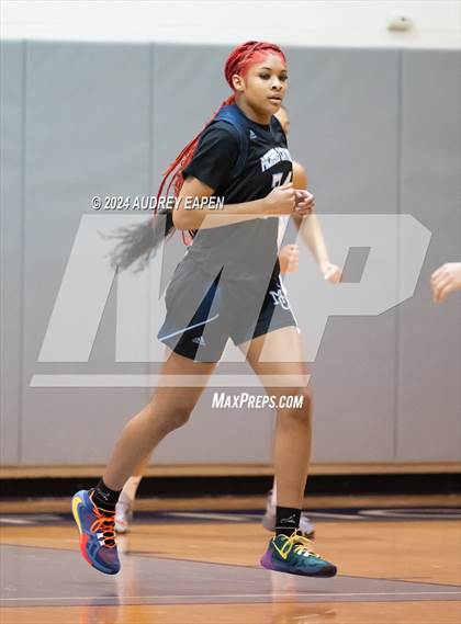 Thumbnail 2 in Morris Catholic vs. Morristown photogallery.