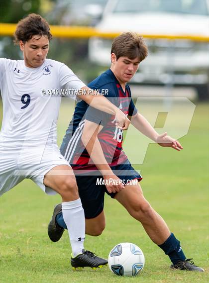 Thumbnail 3 in Terry Sanford vs. Fayetteville Academy (Battle for the Bell) photogallery.