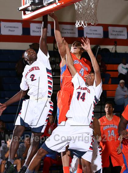 Thumbnail 2 in Redondo Union vs. Bishop Gorman (Tarkanian Classic) photogallery.