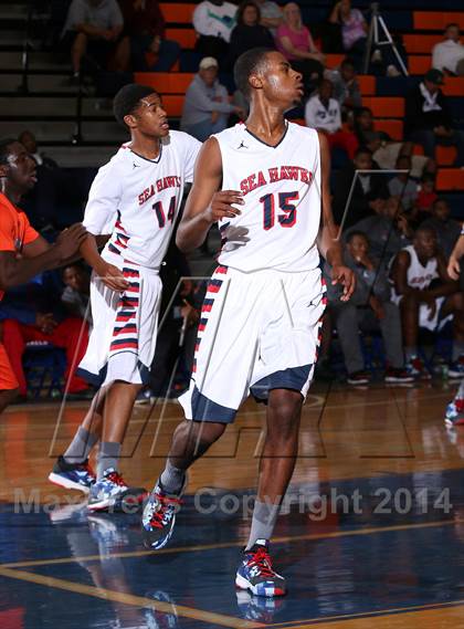 Thumbnail 2 in Redondo Union vs. Bishop Gorman (Tarkanian Classic) photogallery.