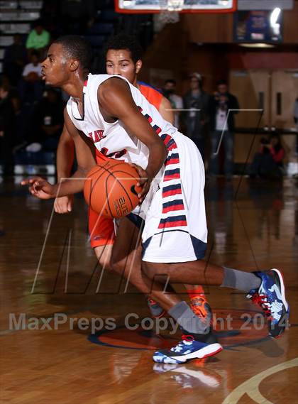Thumbnail 2 in Redondo Union vs. Bishop Gorman (Tarkanian Classic) photogallery.
