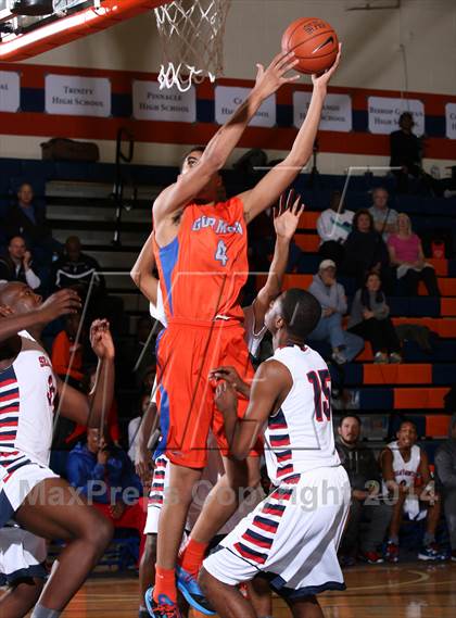 Thumbnail 3 in Redondo Union vs. Bishop Gorman (Tarkanian Classic) photogallery.