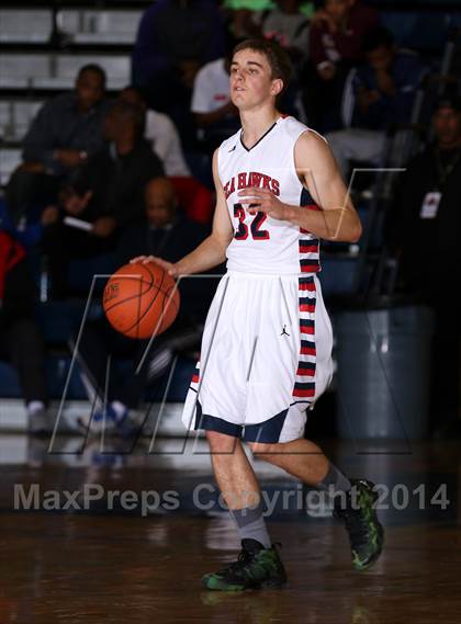 Thumbnail 2 in Redondo Union vs. Bishop Gorman (Tarkanian Classic) photogallery.