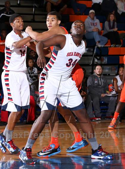 Thumbnail 3 in Redondo Union vs. Bishop Gorman (Tarkanian Classic) photogallery.
