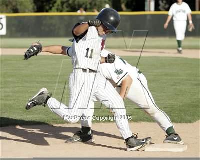 Thumbnail 2 in De La Salle vs Monte Vista (3A Sec. Final) photogallery.