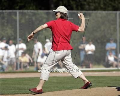 Thumbnail 1 in De La Salle vs Monte Vista (3A Sec. Final) photogallery.