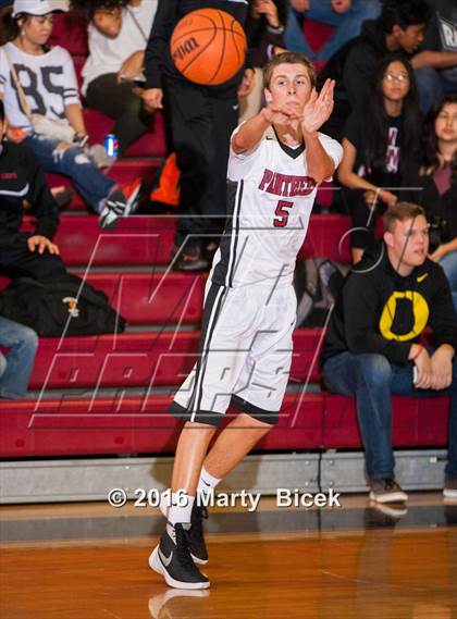 Thumbnail 1 in Enochs @ Modesto photogallery.