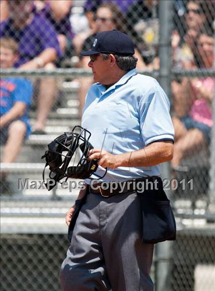 Thumbnail 3 in Santa Fe vs Montgomery (UIL 4A Region III Final - Game 3) photogallery.