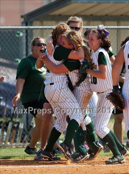 Thumbnail 3 in Santa Fe vs Montgomery (UIL 4A Region III Final - Game 3) photogallery.