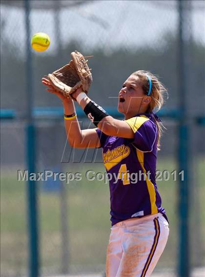 Thumbnail 3 in Santa Fe vs Montgomery (UIL 4A Region III Final - Game 3) photogallery.