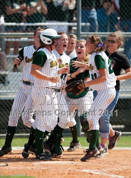 Thumbnail 3 in Santa Fe vs Montgomery (UIL 4A Region III Final - Game 3) photogallery.