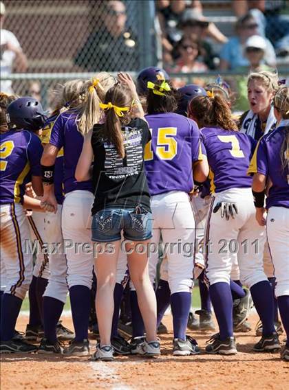 Thumbnail 1 in Santa Fe vs Montgomery (UIL 4A Region III Final - Game 3) photogallery.