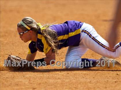 Thumbnail 3 in Santa Fe vs Montgomery (UIL 4A Region III Final - Game 3) photogallery.