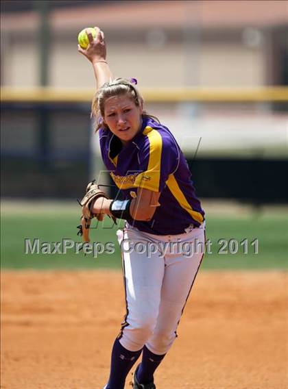 Thumbnail 3 in Santa Fe vs Montgomery (UIL 4A Region III Final - Game 3) photogallery.