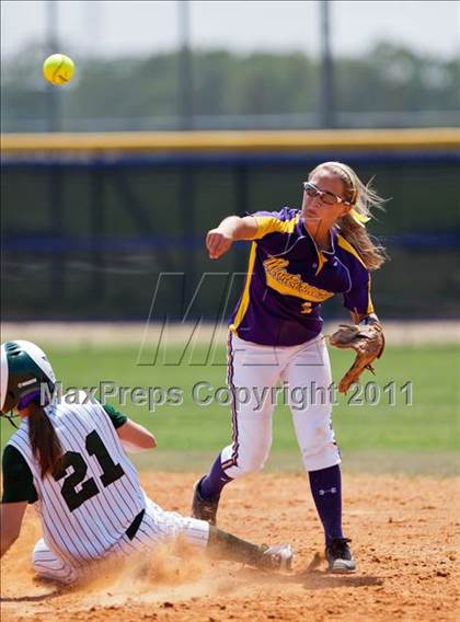 Thumbnail 2 in Santa Fe vs Montgomery (UIL 4A Region III Final - Game 3) photogallery.