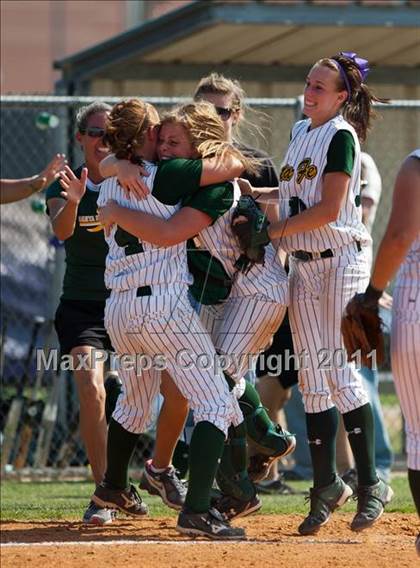Thumbnail 2 in Santa Fe vs Montgomery (UIL 4A Region III Final - Game 3) photogallery.