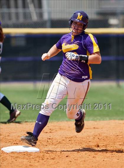 Thumbnail 2 in Santa Fe vs Montgomery (UIL 4A Region III Final - Game 3) photogallery.