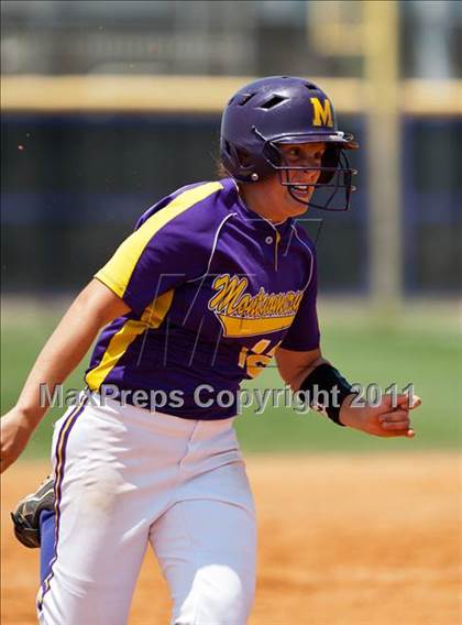 Thumbnail 2 in Santa Fe vs Montgomery (UIL 4A Region III Final - Game 3) photogallery.
