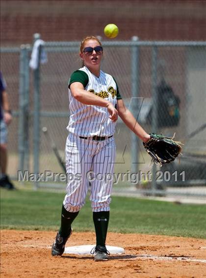 Thumbnail 2 in Santa Fe vs Montgomery (UIL 4A Region III Final - Game 3) photogallery.