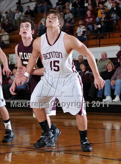 Thumbnail 2 in Benton v. Mt. Carmel (IHSA Class 2A Carmi Regional Semi-Final) photogallery.