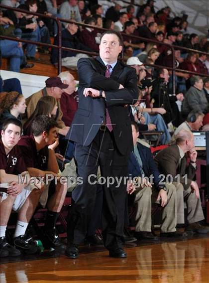 Thumbnail 3 in Benton v. Mt. Carmel (IHSA Class 2A Carmi Regional Semi-Final) photogallery.