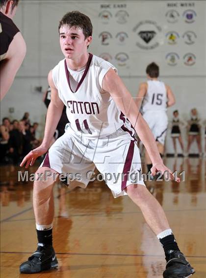 Thumbnail 2 in Benton v. Mt. Carmel (IHSA Class 2A Carmi Regional Semi-Final) photogallery.
