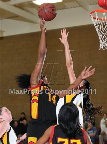 Thumbnail 1 in Berkley vs. Del Oro (Common Good Classic) photogallery.