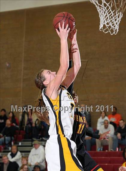 Thumbnail 1 in Berkley vs. Del Oro (Common Good Classic) photogallery.