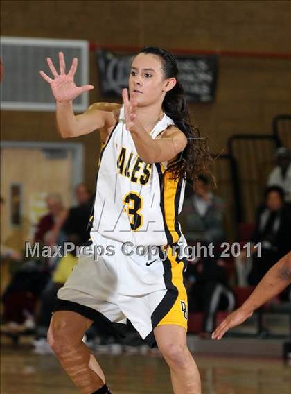 Thumbnail 3 in Berkley vs. Del Oro (Common Good Classic) photogallery.