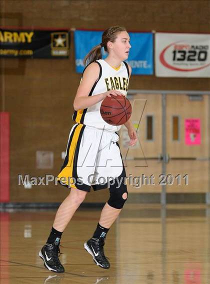 Thumbnail 2 in Berkley vs. Del Oro (Common Good Classic) photogallery.