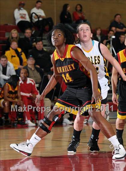 Thumbnail 3 in Berkley vs. Del Oro (Common Good Classic) photogallery.