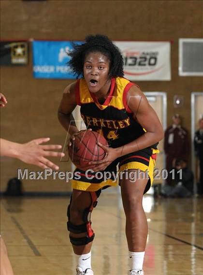 Thumbnail 2 in Berkley vs. Del Oro (Common Good Classic) photogallery.
