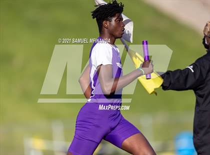 Thumbnail 2 in Metro Conference Track and Field Meet (4X400 Meter) photogallery.