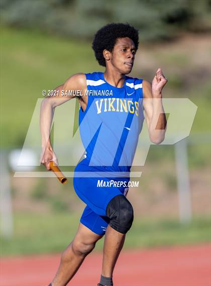 Thumbnail 2 in Metro Conference Track and Field Meet (4X400 Meter) photogallery.
