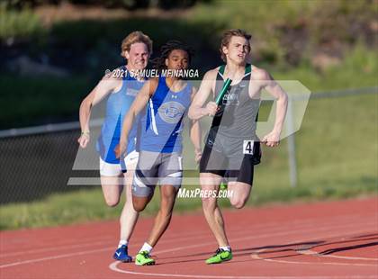 Thumbnail 2 in Metro Conference Track and Field Meet (4X400 Meter) photogallery.