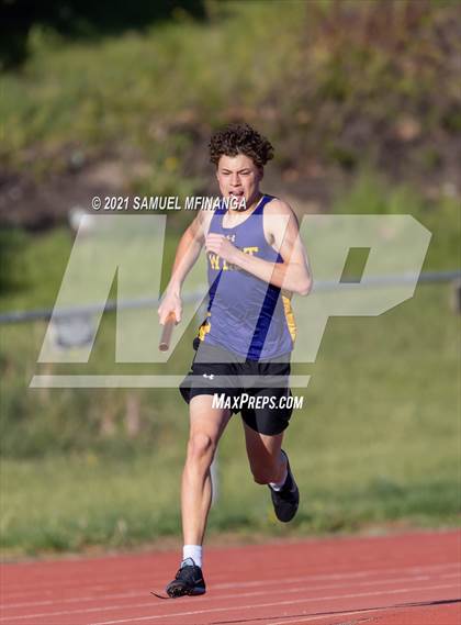 Thumbnail 2 in Metro Conference Track and Field Meet (4X400 Meter) photogallery.