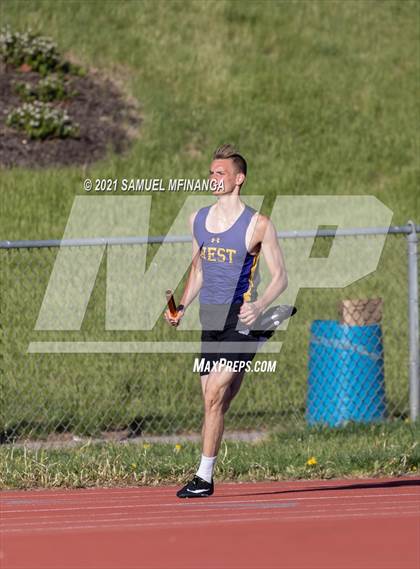 Thumbnail 1 in Metro Conference Track and Field Meet (4X400 Meter) photogallery.