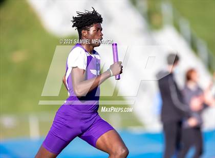 Thumbnail 3 in Metro Conference Track and Field Meet (4X400 Meter) photogallery.