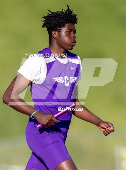 Thumbnail 1 in Metro Conference Track and Field Meet (4X400 Meter) photogallery.