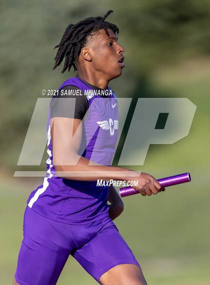 Thumbnail 3 in Metro Conference Track and Field Meet (4X400 Meter) photogallery.