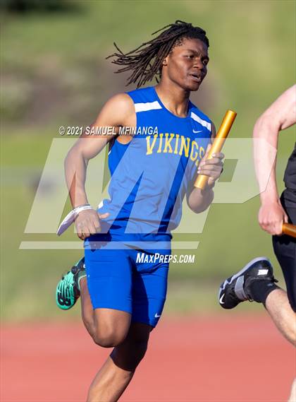 Thumbnail 1 in Metro Conference Track and Field Meet (4X400 Meter) photogallery.