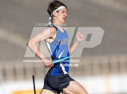Thumbnail 3 in Metro Conference Track and Field Meet (4X400 Meter) photogallery.