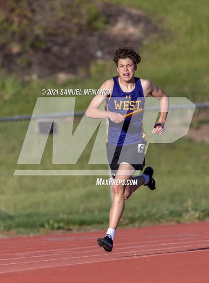 Thumbnail 2 in Metro Conference Track and Field Meet (4X400 Meter) photogallery.