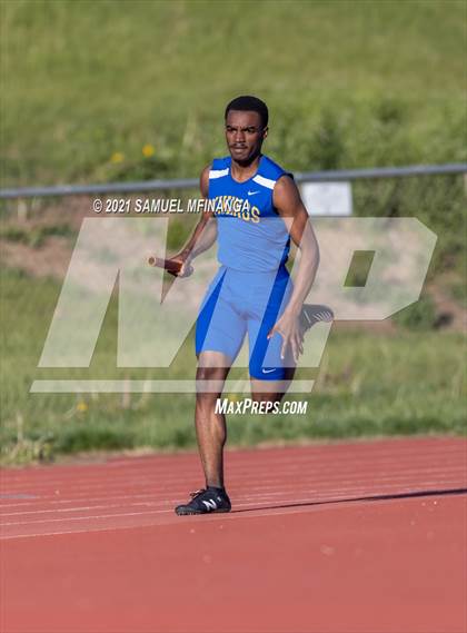 Thumbnail 2 in Metro Conference Track and Field Meet (4X400 Meter) photogallery.