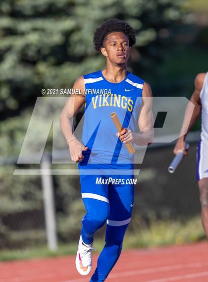 Thumbnail 2 in Metro Conference Track and Field Meet (4X400 Meter) photogallery.